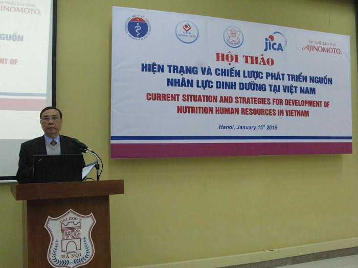 GS. TS Nguyễn Công Khẩn – Cục trưởng Cục Khoa học Công nghệ và Đào tạo – Bộ Y Tế phát biểu trong hội thảo Hiện trạng và chiến lược phát triển nguồn nhân lực dinh dưỡng. GS. TS Nguyễn Công Khẩn – Cục trưởng Cục Khoa học Công nghệ và Đào tạo – Bộ Y Tế phát biểu trong hội thảo Hiện trạng và chiến lược phát triển nguồn nhân lực dinh dưỡng.