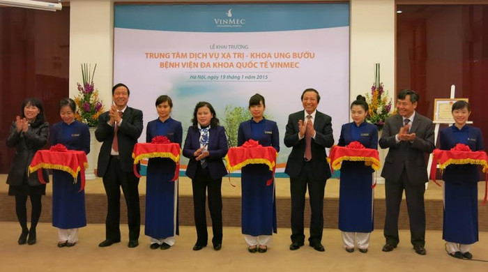 Bệnh viện Đa khoa Quốc tế Vinmec chính thức khai trương và đưa vào hoạt động Trung tâm dịch vụ xạ trị hiện đại, đạt tiêu chuẩn quốc tế. Bệnh viện Đa khoa Quốc tế Vinmec chính thức khai trương và đưa vào hoạt động Trung tâm dịch vụ xạ trị hiện đại, đạt tiêu chuẩn quốc tế.