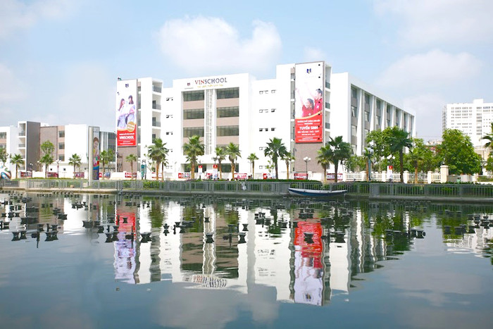 Trường Phổ thông Liên cấp Vinschool được đầu tư cơ sở vật chất hiện đại trên diện tích 2ha tại Khu đô thị Times City. Trường Phổ thông Liên cấp Vinschool được đầu tư cơ sở vật chất hiện đại trên diện tích 2ha tại Khu đô thị Times City.