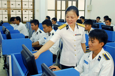 Giờ lên lớp môn tin học ở Học viện Hải quân Giờ lên lớp môn tin học ở Học viện Hải quân