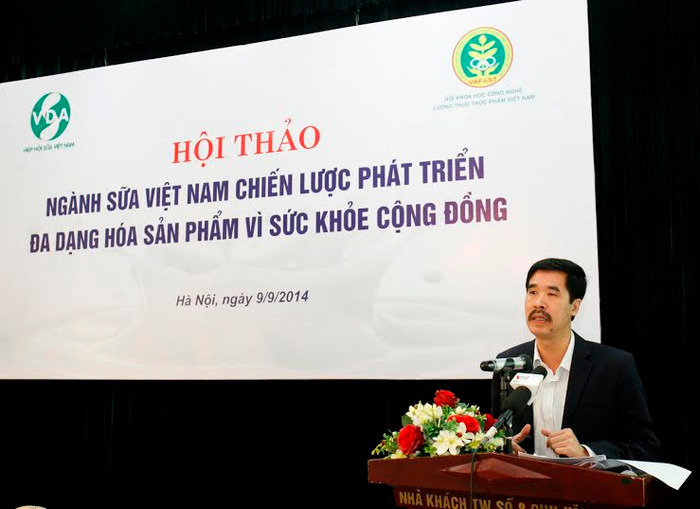 TS Vũ Ngọc Quỳnh – Tổng Thư ký Hiệp hội sữa Việt Nam chia sẻ thông tin về việc đầu tư và phát triển của ngành sữa Việt Nam. TS Vũ Ngọc Quỳnh – Tổng Thư ký Hiệp hội sữa Việt Nam chia sẻ thông tin về việc đầu tư và phát triển của ngành sữa Việt Nam.
