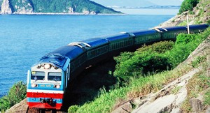 hành khách mua vé trước ngày đi tàu từ 60 ngày trở lên được giảm 50% giá vé. Ảnh minh họa. hành khách mua vé trước ngày đi tàu từ 60 ngày trở lên được giảm 50% giá vé. Ảnh minh họa.