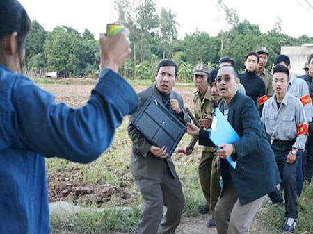 Bão qua làng đang gây chú ý trên sóng VTV