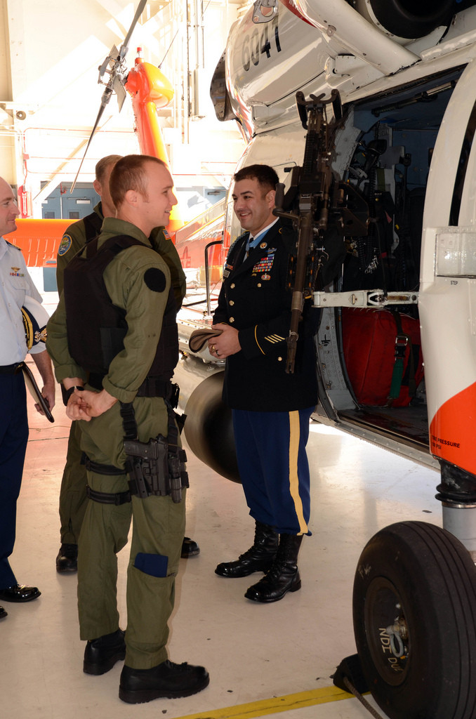 Các thủy thủ Mỹ ở San Diego, California ngày 25/1/2012 Các thủy thủ Mỹ ở San Diego, California ngày 25/1/2012