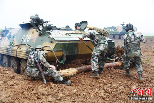 Tiểu đoàn tăng của Quân khu Thẩm Dương TQ tập trận bắn đạn thật Tiểu đoàn tăng của Quân khu Thẩm Dương TQ tập trận bắn đạn thật