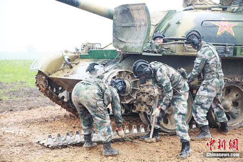 Tiểu đoàn tăng của Quân khu Thẩm Dương TQ tập trận bắn đạn thật Tiểu đoàn tăng của Quân khu Thẩm Dương TQ tập trận bắn đạn thật