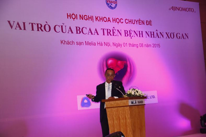 Ông Norio Sugiyama - đại diện Công ty Ajinomoto Pharmaceuticals Co., Ltd trình bày tại Hội nghị. Ông Norio Sugiyama - đại diện Công ty Ajinomoto Pharmaceuticals Co., Ltd trình bày tại Hội nghị.