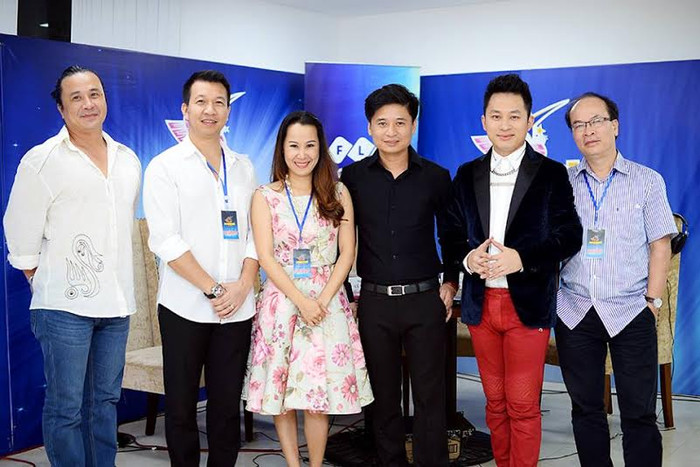 Ban Giám khảo Vòng chung kết nhạc nhẹ Sao Mai 2015. Ban Giám khảo Vòng chung kết nhạc nhẹ Sao Mai 2015.