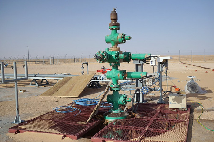 Một đầu giếng tại mỏ Bir Seba chuẩn bị được đưa vào vận hành tại thời điểm tháng 5/2015. Một đầu giếng tại mỏ Bir Seba chuẩn bị được đưa vào vận hành tại thời điểm tháng 5/2015.