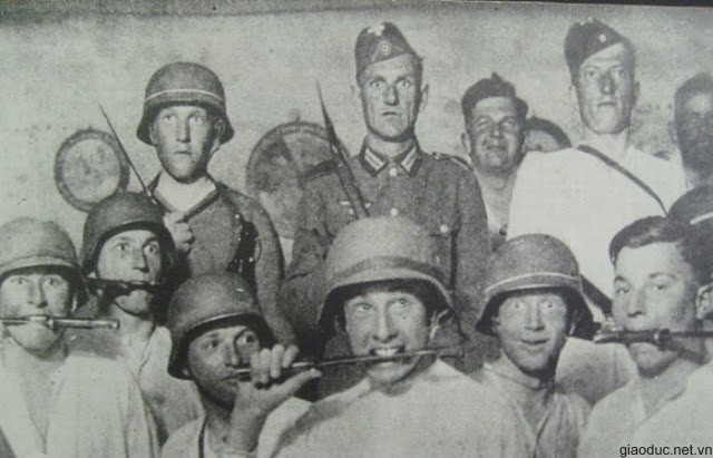 Cắn cả lưỡi lê mới thể hiện sự căm thù? Cắn cả lưỡi lê mới thể hiện sự căm thù?