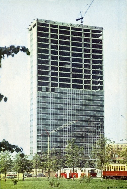 Một công trình xây dựng chưa hoàn chỉnh Một công trình xây dựng chưa hoàn chỉnh