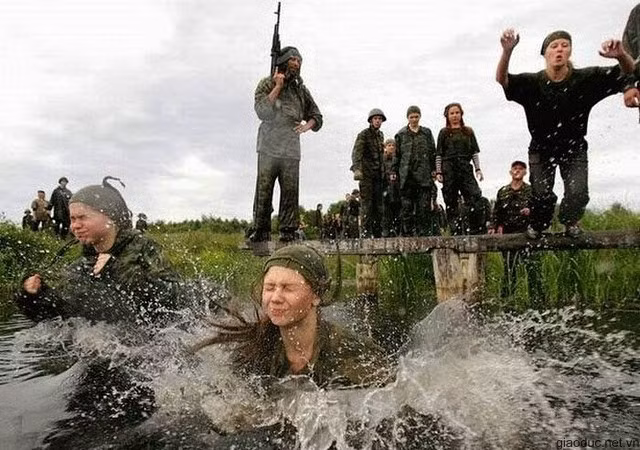 Không vui lắm khi buộc phải xuống nước