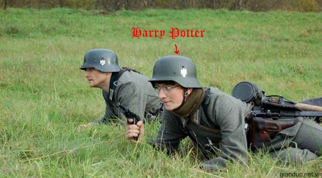 Trông quá giống Happy Potter Trông quá giống Happy Potter