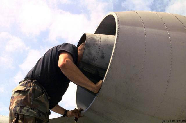 Có gì hư hỏng trong này ư? Có gì hư hỏng trong này ư?