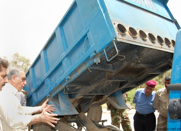 Xe ben lắp thêm dàn tên lửa để phòng thủ? Xe ben lắp thêm dàn tên lửa để phòng thủ?