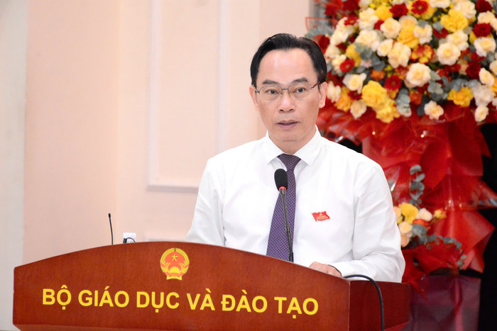 Ủy viên Ban Thường vụ Đảng ủy, Thứ trưởng Bộ Giáo dục và Đào tạo Hoàng Minh Sơn phát biểu tại đại hội z6620102858303-042eb3bf511c7ef02253cae765b923e8.jpg