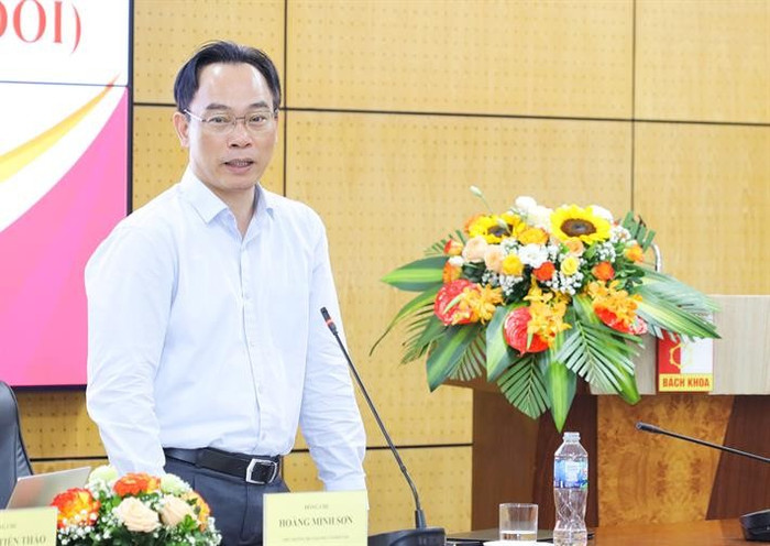 Thứ trưởng Bộ Giáo dục và Đào tạo Hoàng Minh Sơn phát biểu tại tọa đàm 2.jpg