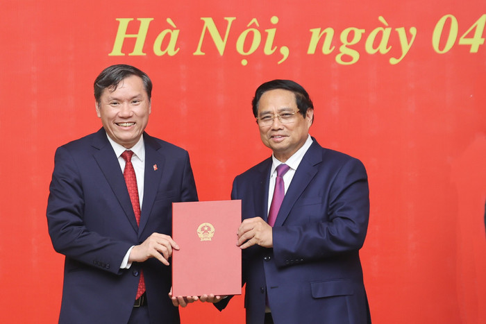 Thủ tướng trao Quyết định về việc tiếp nhận, bổ nhiệm ông Lê Văn Lợi, Phó Giám đốc Học viện Chính trị quốc gia Hồ Chí Minh giữ chức Chủ tịch Viện Hàn lâm Khoa học xã hội Việt Nam img0952-17569892507591514413680.jpg