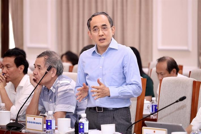 Phó Giáo sư, Tiến sĩ Hồ Xuân Năng, Chủ tịch Hội đồng Đại học Phenikaa chia sẻ tại phiên họp 2.jpg