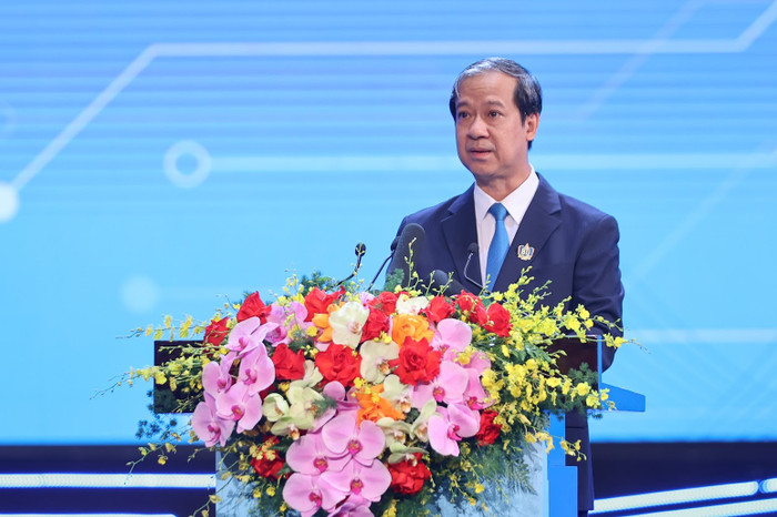 Bộ trưởng Bộ Giáo dục và Đào tạo Nguyễn Kim Sơn trình bày diễn văn kỷ niệm 80 năm truyền thống ngành Giáo dục và khai giảng năm học 2025-2026 - Ảnh: VGP/Nhật Bắc 7e13f4da-b9a3-4d34-be98-ab8cc593ce9d.jpg
