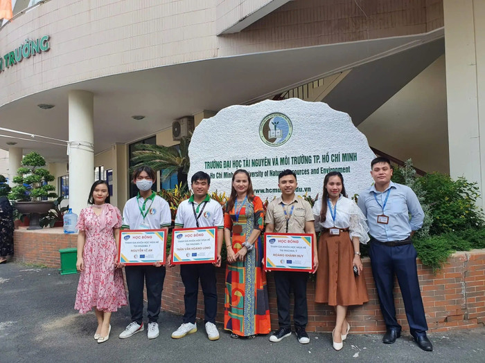 Sinh viên ngành Quản lý tài nguyên và môi trường biển đảo nhận học bổng tham gia khóa học mùa hè tại Ý. Ảnh: NTCC sinh-vien-nganh-quan-ly-tai-nguyen-va-moi-truong-bien-dao-nhan-hoc-bong-tham-gia-khoa-hoc-mua-he-tai-y.jpg