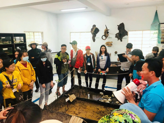 Sinh viên ngành Quản lý tài nguyên và môi trường biển đảo trong giờ thực hành. Ảnh: NTCC sinh-vien-nganh-quan-ly-tai-nguyen-va-moi-truong-bien-dao-trong-gio-thuc-hanh.jpg