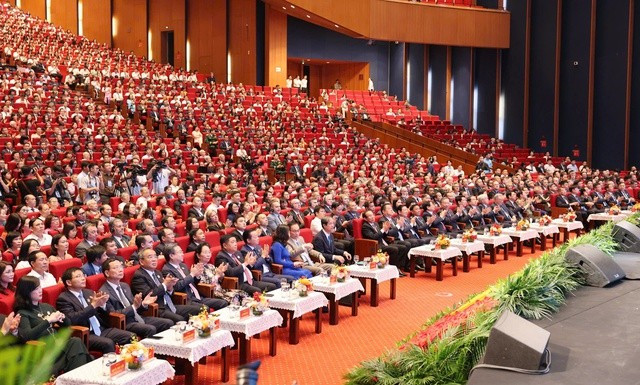 Các đồng chí lãnh đạo Đảng, Nhà nước và các đại biểu dự lễ khai giảng năm học 2025-2026 và kỷ niệm 80 năm truyền thống ngành Giáo dục tại điểm cầu Trung tâm Triển lãm Quốc gia, Hà Nội - Ảnh: VGP/Nhật Bắc 0ca45316-7db6-4041-ae92-260c0d83d9e7.jpg