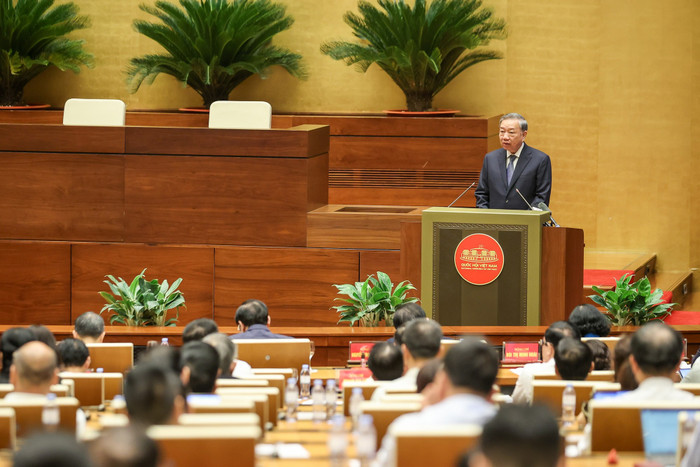 Tổng Bí thư Tô Lâm: Từ nay đến 2030, chúng ta phấn đấu dự phòng công suất tối thiểu 15%, giảm tổn thất điện năng đáng kể - Ảnh VGP/Nhật Bắc img1504-175799725288193078612.jpg