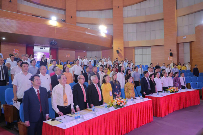 Trung tâm kiểm định chất lượng giáo dục - Hiệp hội Các trường đại học, cao đẳng Việt Nam (CEA-AVU&C) đã tổ chức lễ kỷ niệm 10 năm thành lập 1-9213.jpg