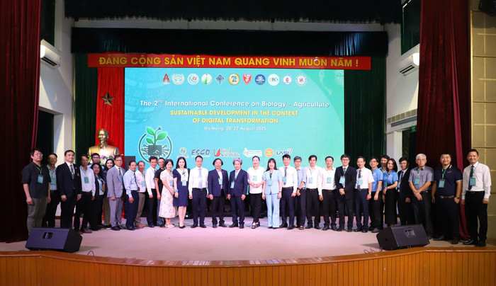 Hội thảo diễn ra tại tòa nhà Khuê Văn, Trường Đại học Sư phạm – Đại học Đà Nẵng 32546a0572f6faa8a3e7.jpg
