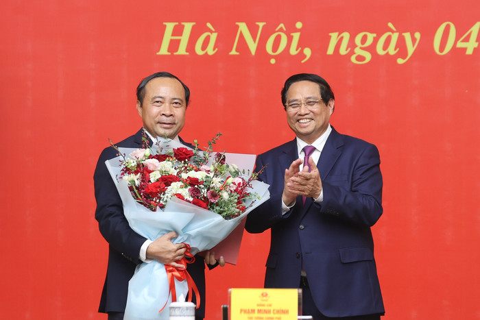 Thủ tướng trao Quyết định về việc điều động, bổ nhiệm ông Vũ Hải Quân, Ủy viên Trung ương Đảng, Chủ tịch Hội đồng, Giám đốc Đại học Quốc gia Thành phố Hồ Chí Minh giữ chức Thứ trưởng Thường trực Bộ Khoa học và Công nghệ img0947-1756989250408577521102.jpg