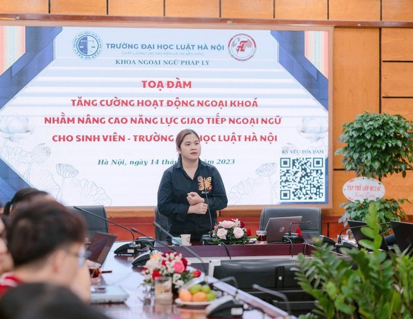 Tiến sĩ Đinh Thị Phương Hoa - Trưởng khoa Khoa Ngoại ngữ Pháp lý, Trường Đại học Luật Hà Nội. Ảnh: website nhà trường. co-hoa.jpg