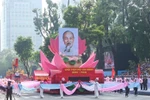 Bác vẫn cùng chúng cháu hành quân