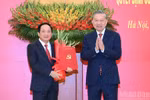 Tổng Bí thư Tô Lâm trao các quyết định của Bộ Chính trị về công tác cán bộ