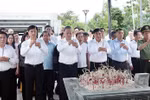 Tổng Bí thư Tô Lâm dâng hương tưởng niệm các anh hùng liệt sĩ tại Điện Biên