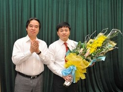 Ông Lê Đức Thọ, sinh năm 1970, có 21 năm gắn bó với Vietinbank. Ông Lê Đức Thọ, sinh năm 1970, có 21 năm gắn bó với Vietinbank.