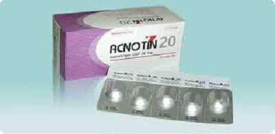 Thuốc Isotretionine 20mg chị N. sử dụng theo lộ trình điều trị của bác sĩ người Ý. Ảnh: Internet.