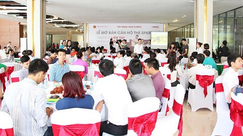 Lễ mở bán căn hộ The Sparks "trao nhà liền tay, nhận ngay căn hộ" của Tập đoàn Nam Cường thu hút đông đảo khách hàng tham gia. Lễ mở bán căn hộ The Sparks "trao nhà liền tay, nhận ngay căn hộ" của Tập đoàn Nam Cường thu hút đông đảo khách hàng tham gia.