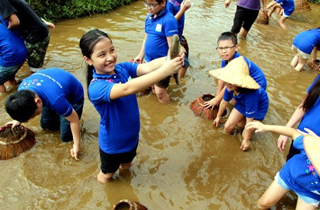 Nên cho trẻ tham gia những khóa học về kỹ năng sống trong dịp hè. Nên cho trẻ tham gia những khóa học về kỹ năng sống trong dịp hè.