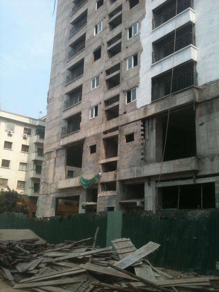 Khách hàng nghi ngờ chủ đầu tư chiếm dụng vốn vì đã đóng đến 100% không thể có chuyện không làm xong nhà bàn giao cho khách Khách hàng nghi ngờ chủ đầu tư chiếm dụng vốn vì đã đóng đến 100% không thể có chuyện không làm xong nhà bàn giao cho khách