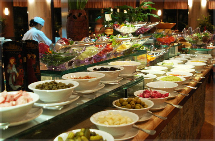 Không những thế, chuỗi nhà hàng tiện nghi và đẳng cấp, làng ẩm thực với hàng trăm hương vị vùng miền… sẽ làm nên một kỳ nghỉ thật sự lý tưởng cho các gia đình, các nhóm bạn, hay các cặp đôi mới cưới.