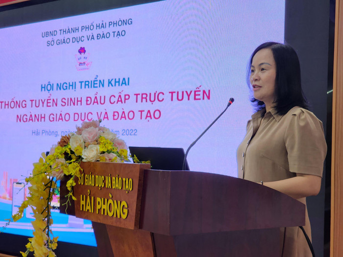 Phó Giám đốc Sở Giáo dục và Đào tạo Đỗ Thị Hoà phát biểu khai mạc hội nghị (Ảnh: Phạm Linh) Phó Giám đốc Sở Giáo dục và Đào tạo Đỗ Thị Hoà phát biểu khai mạc hội nghị (Ảnh: Phạm Linh)