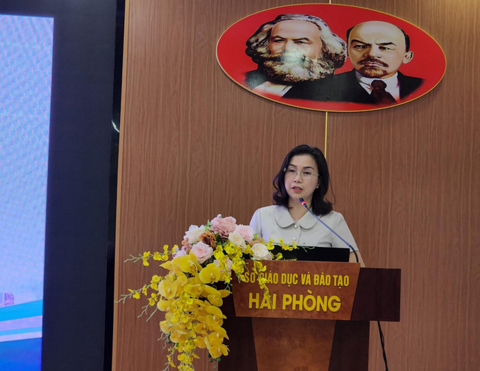 Trưởng phòng Giáo dục và Đào tạo quận Hồng Bàng đã chia sẻ một số nội dung liên quan đến việc triển khai phần mềm tuyển sinh đầu cấp trực tuyến (Ảnh: Phạm Linh) Trưởng phòng Giáo dục và Đào tạo quận Hồng Bàng đã chia sẻ một số nội dung liên quan đến việc triển khai phần mềm tuyển sinh đầu cấp trực tuyến (Ảnh: Phạm Linh)