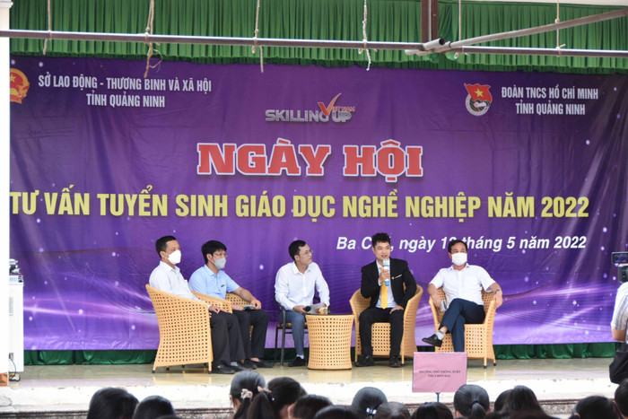 Ngày hội tư vấn tuyển sinh cho học sinh lớp 9 và lớp 12 được tổ chức tại huyện Ba Chẽ (Ảnh: Phạm Linh) Ngày hội tư vấn tuyển sinh cho học sinh lớp 9 và lớp 12 được tổ chức tại huyện Ba Chẽ (Ảnh: Phạm Linh)