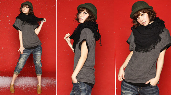 Quần Jean ngố, áo thun bó gấu sẽ rất phá cách khi bạn kết hợp với khăn len màu đen và mũ nỉ màu khói.