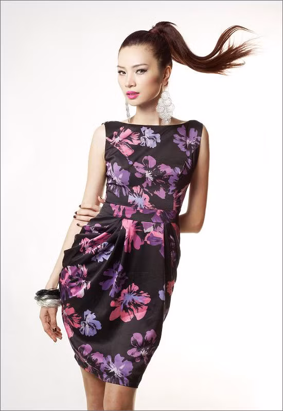 Chất liệu chiffon, lụa mềm được sử dụng tinh tế.