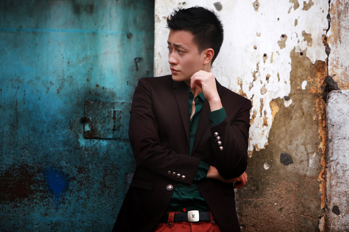 Thanh lịch, bảnh bao trong cách ứng dụng thời trang tinh tế là điểm mạnh của nhân vật Thanh lịch, bảnh bao trong cách ứng dụng thời trang tinh tế là điểm mạnh của nhân vật