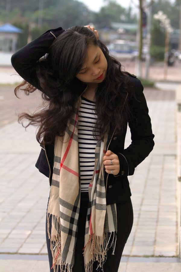 Không tối chút nào nếu bạn chọn chiếc khăn dạ màu trầm. Không tối chút nào nếu bạn chọn chiếc khăn dạ màu trầm.