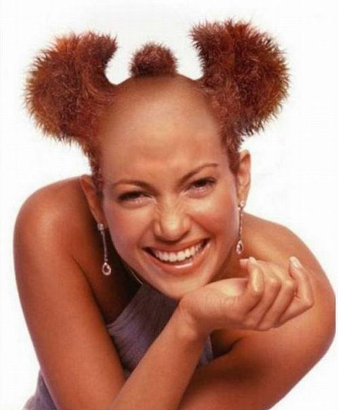 Cô gái sẽ cực kỳ xinh tươi và đáng yêu nếu không để kiểu tóc khiến cho ai thấy cũng phải xa lánh như vậy. Cô gái sẽ cực kỳ xinh tươi và đáng yêu nếu không để kiểu tóc khiến cho ai thấy cũng phải xa lánh như vậy.