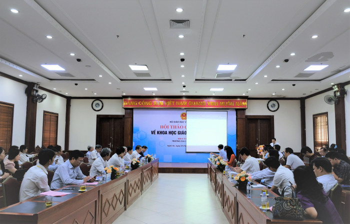 Toàn cảnh phiên thảo luận của tiểu ban 2 - khoa học giáo dục với đổi mới giáo dục đại học trong bối cảnh tự chủ đại học. GDVN_5.JPG